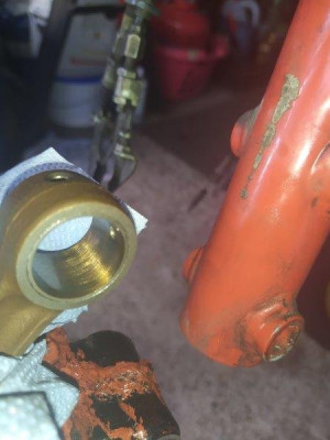 Pleuelauge oben.jpg (33.96 KiB) 4694 mal betrachtet Pleuelauge