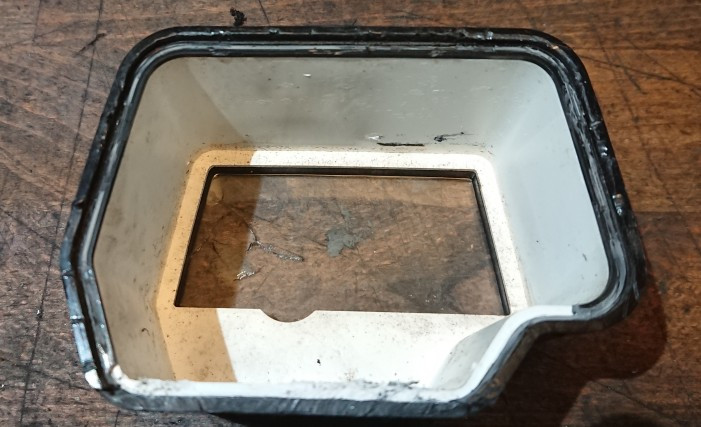 Flächen sind bereits zum Einbau vorbereitet (gesäubert, geradegedremelt)