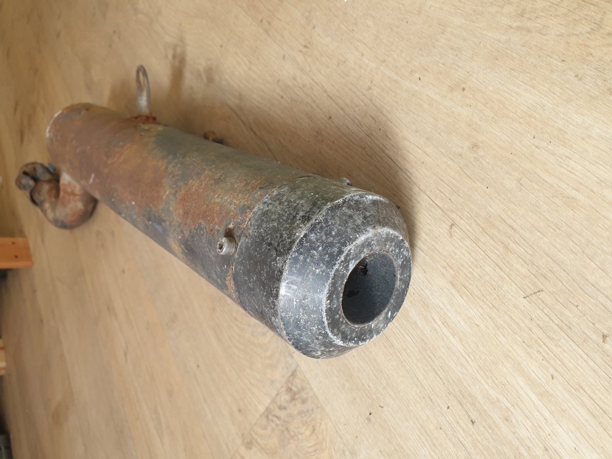 Endtopf ohne Seriennummer XT 600 (1).jpg