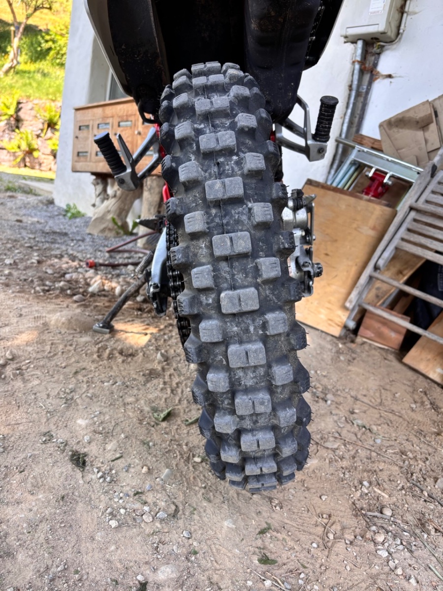 Michelin Tracker 140/80-18 auf 2KF